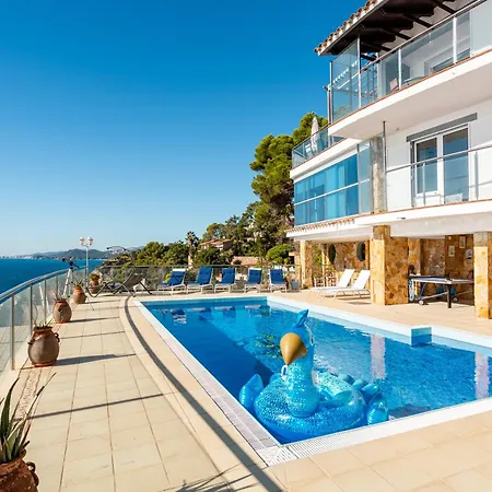 Bergantin 6 Vila Lloret de Mar